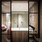 호텔 반 데르 발크 마스트리흐트 4*