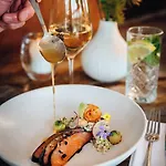 Отель Van Der Valk Hotel Maastricht Маастрихт