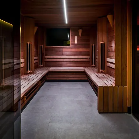 Der Valk Отель 4*