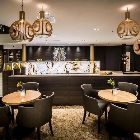 Der Valk Hotel 4*