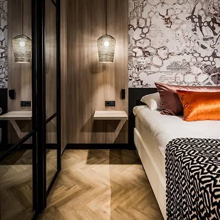Der Valk Hotel 4*