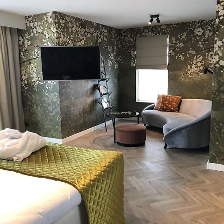 Hotel Der Valk 4*
