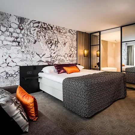 Der Valk Hotel 4*