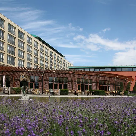 Отель Van Der Valk Hotel Maastricht Маастрихт